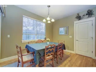 Photo #4: 23307875 Listing