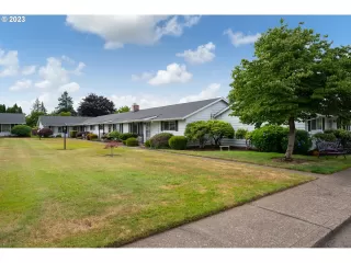 Photo #3: 23308578 Listing