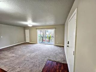 Photo #4: 23310399 Listing 