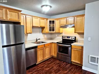 Photo #6: 23310399 Listing 