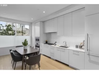 Photo #2: 23310405 Listing 