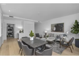 Photo #5: 23310405 Listing 