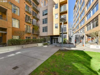 Photo #2: 23310955 Listing