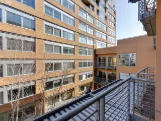 Photo #6: 23310955 Listing