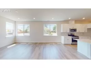 Photo #5: 23311758 Listing 