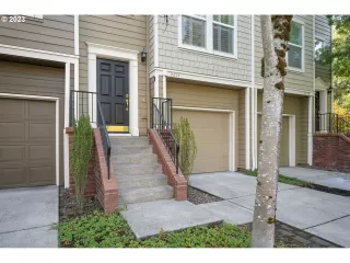 Photo #2: 23312647 Listing 