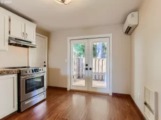 Photo #4: 23313110 Listing