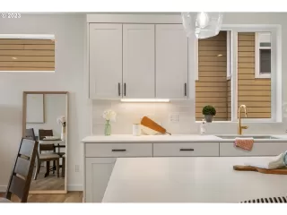 Photo #6: 23314347 Listing 