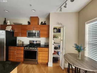 Photo #6: 23314966 Listing 