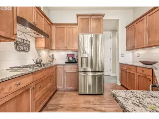 Photo #5: 23315476 Listing