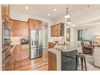 Photo #6: 23315476 Listing