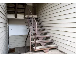 Photo #4: 23315986 Listing