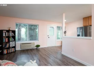 Photo #5: 23315986 Listing