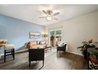 Photo #4: 23316488 Listing