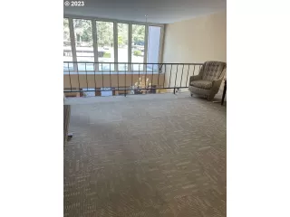 Photo #5: 23316685 Listing