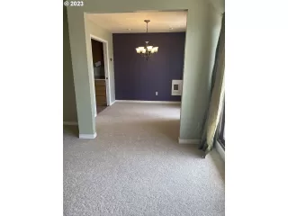 Photo #6: 23316685 Listing