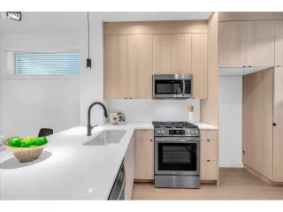 Photo #2: 23316998 Listing