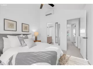 Photo #6: 23316998 Listing