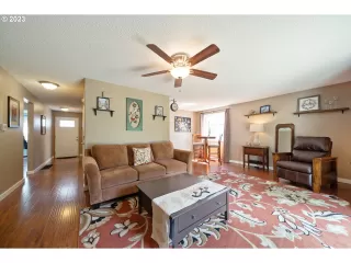 Photo #2: 23317149 Listing 