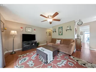 Photo #3: 23317149 Listing 