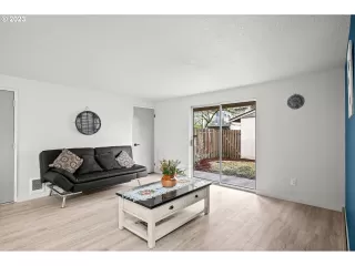 Photo #1: 23318819 Listing