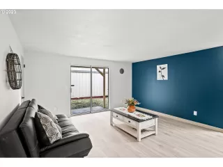 Photo #3: 23318819 Listing