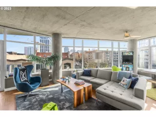 Photo #2: 23319908 Listing