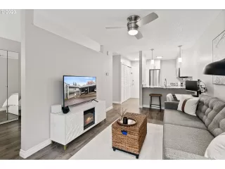 Photo #5: 23320220 Listing 