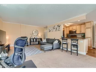 Photo #5: 23320227 Listing