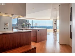 Photo #2: 23320440 Listing