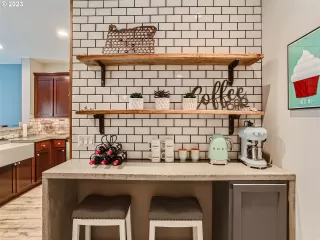 Photo #5: 23320793 Listing