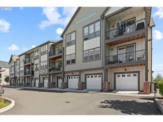 Photo #4: 23320975 Listing 