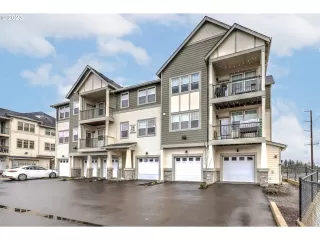 Photo #3: 23321292 Listing