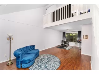 Photo #5: 23322317 Listing