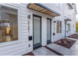 Photo #3: 23322333 Listing