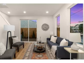 Photo #5: 23322333 Listing