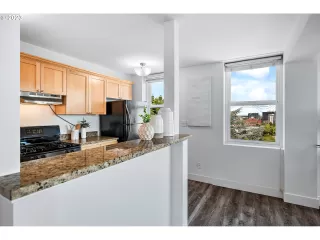 Photo #2: 23322719 Listing