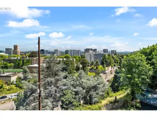 Photo #6: 23322719 Listing