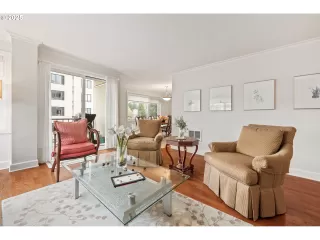 Photo #5: 233235526 Listing 