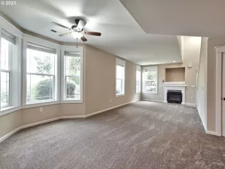 Photo #5: 23324056 Listing