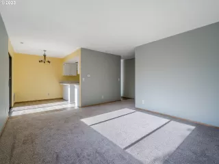 Photo #3: 23324532 Listing