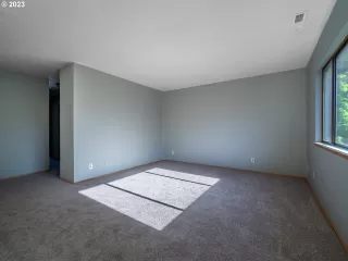 Photo #4: 23324532 Listing