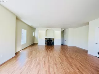 Photo #3: 23324917 Listing