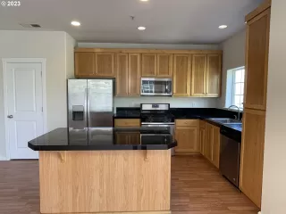 Photo #4: 23324917 Listing