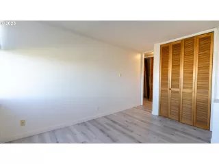 Photo #2: 23326279 Listing