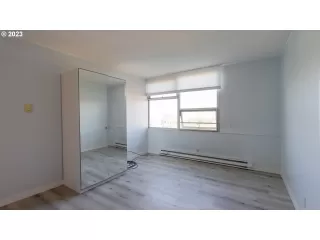 Photo #3: 23326279 Listing