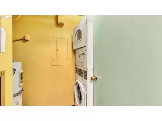 Photo #6: 23326279 Listing