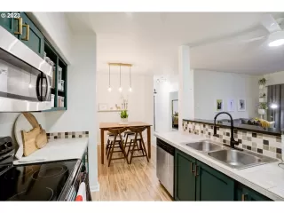 Photo #3: 23326398 Listing