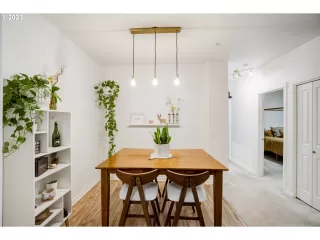 Photo #6: 23326398 Listing