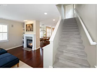 Photo #6: 23327028 Listing